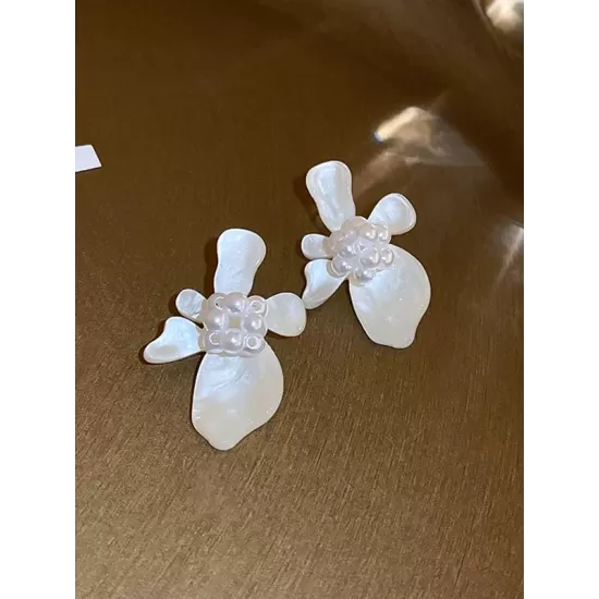 Acrylic & Imitation Pearl Flower Shape Earrings Accessories