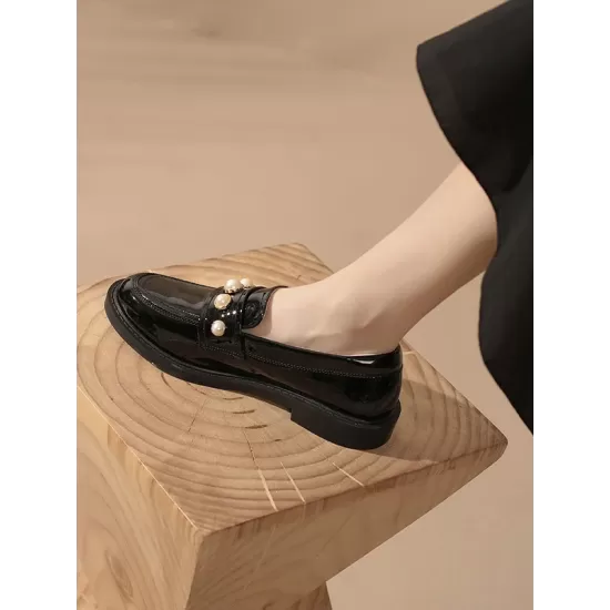 Round-Toe Split-Joint Loafers