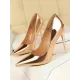 Pointed-Toe Shallow Cut Solid Color Scarpin Salto Pumps