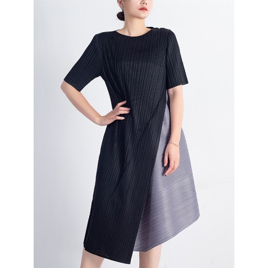 Loose Contrast Color Pleated Round-Neck Midi Dresses