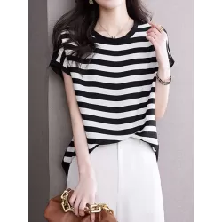 Contrast Color Striped Loose Plus Size Round-Neck T-Shirts