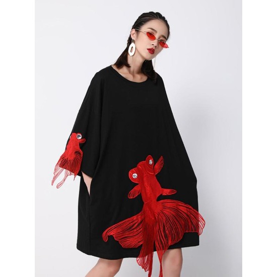 Red Goldfish Embroidered Loose Round Neck T-Shirt Dress