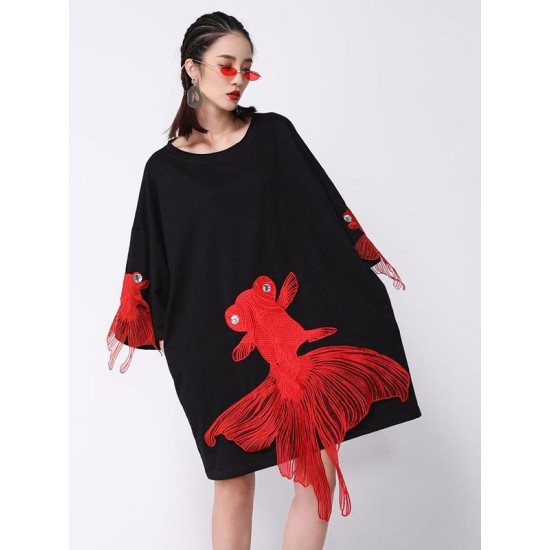 Red Goldfish Embroidered Loose Round Neck T-Shirt Dress