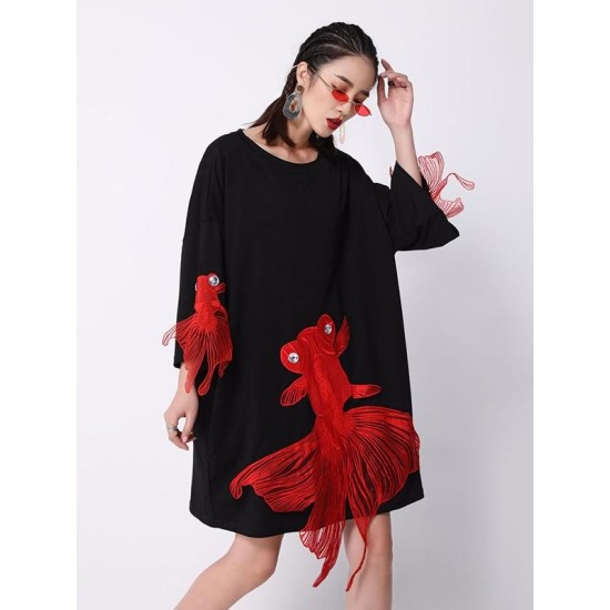 Red Goldfish Embroidered Loose Round Neck T-Shirt Dress